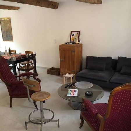Chez Voltaire Maison Typique Et Son Patio Au Coeur De Thuir Kültér fotó