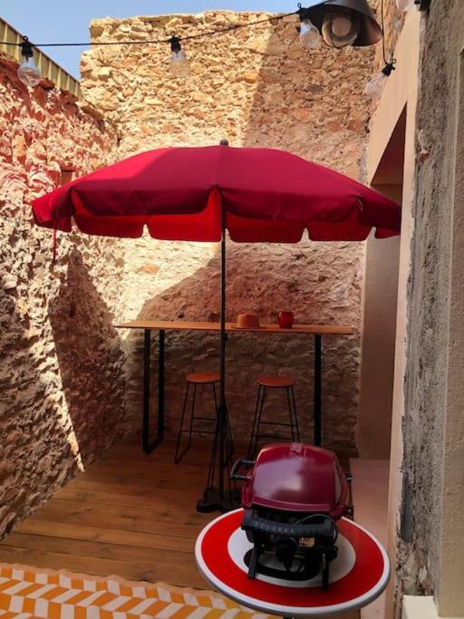 Chez Voltaire Maison Typique Et Son Patio Au Coeur De Thuir Kültér fotó