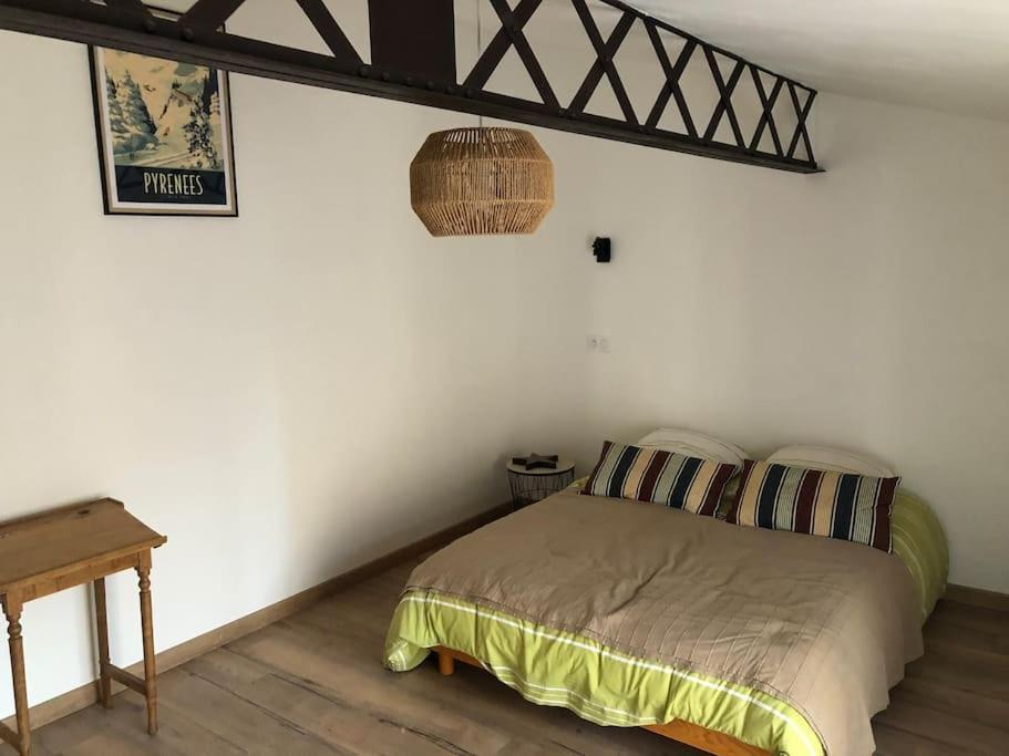 Chez Voltaire Maison Typique Et Son Patio Au Coeur De Thuir Kültér fotó