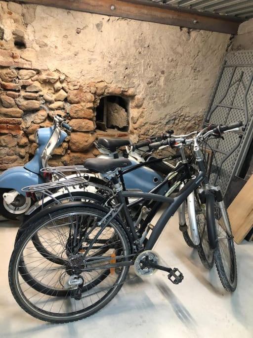 Chez Voltaire Maison Typique Et Son Patio Au Coeur De Thuir Kültér fotó